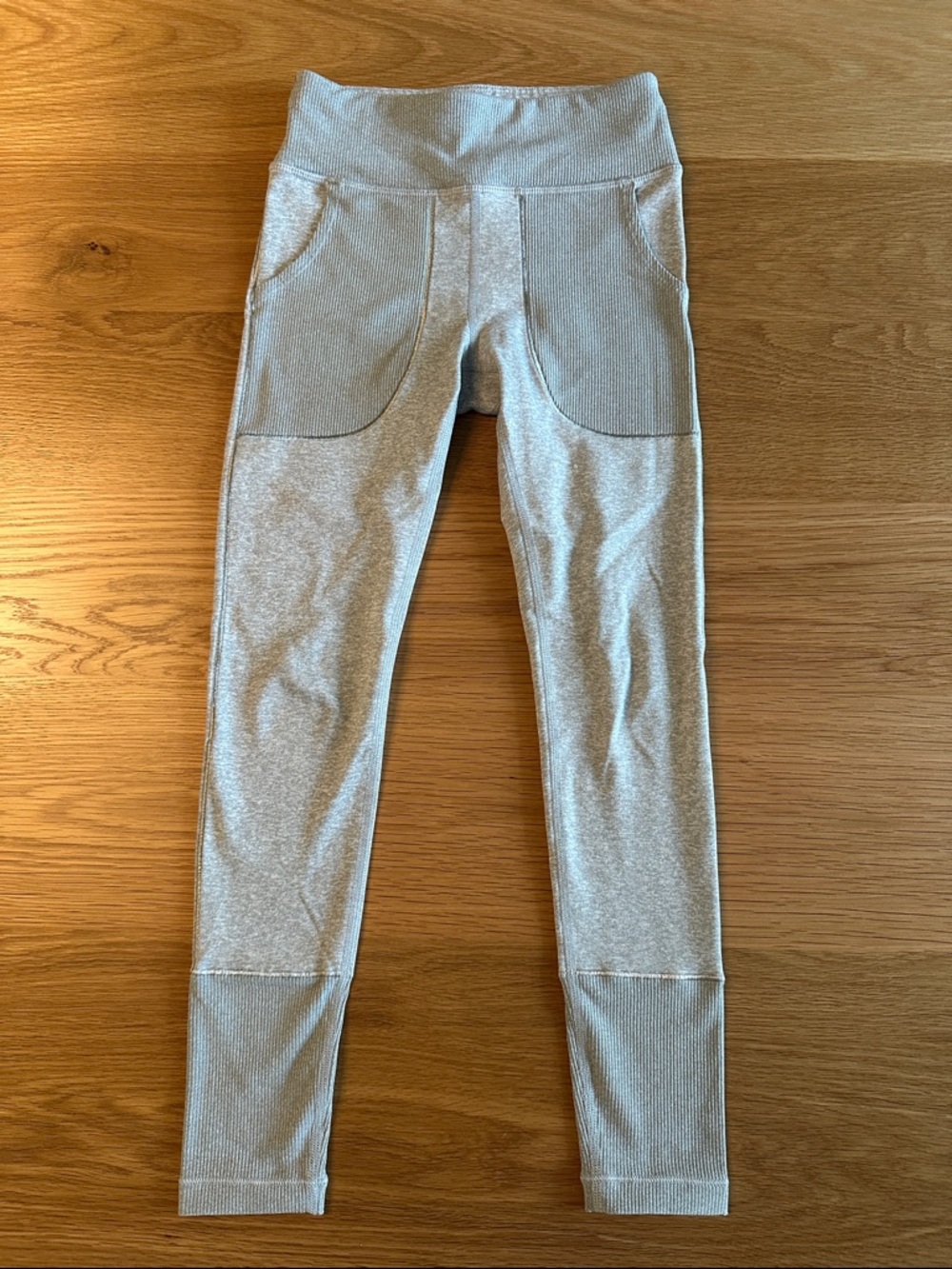 Athleta Girls Light Gray Ribbed Waist Leggings size 7